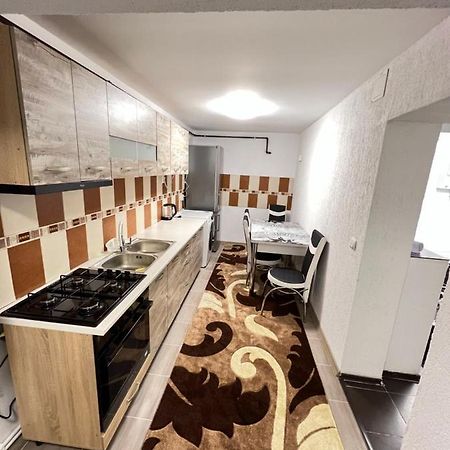 شقة Lupeni   في Jas Apartament المظهر الخارجي الصورة
